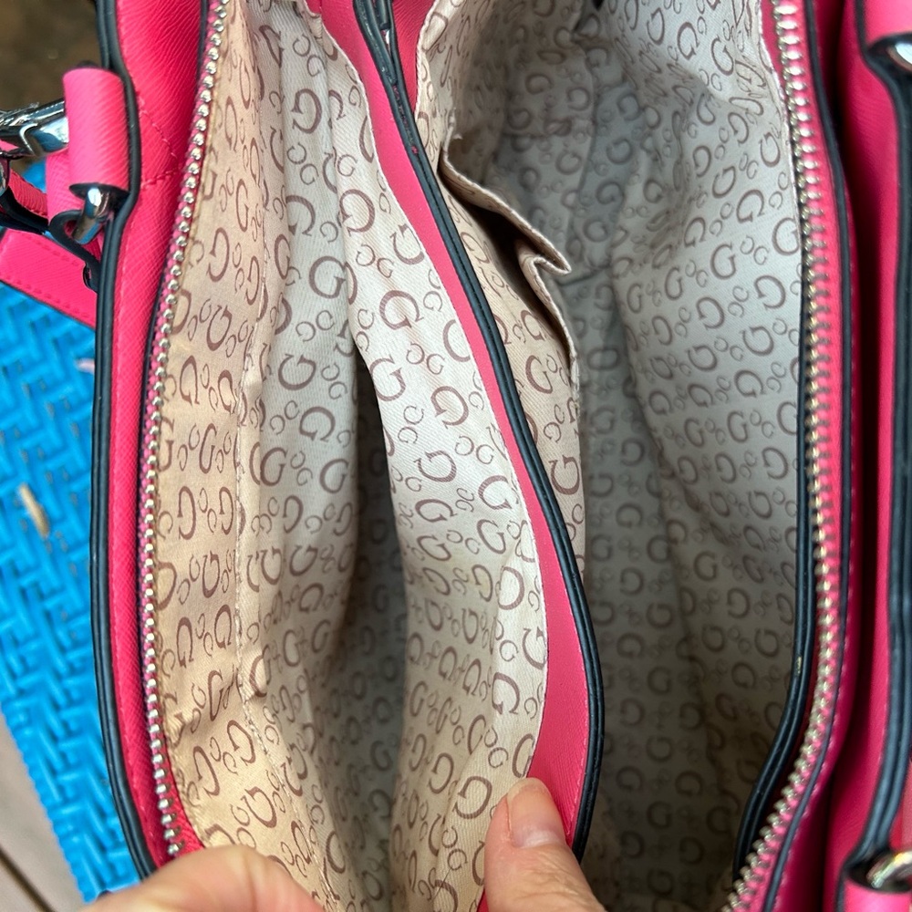 Guess Hot Pink Shoulder Bag - Picture 7 of 7